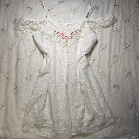Flora Nikrooz Other - vintage y2k flora white embroidered lace off‑shoulder slip dress – size large